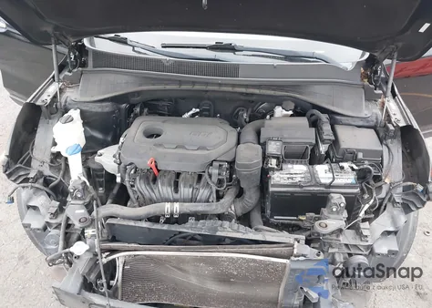 2017 Kia Sorento 2.4L Lx z USA, uszkodzony, nr VIN 5XYPGDA3XHG302704